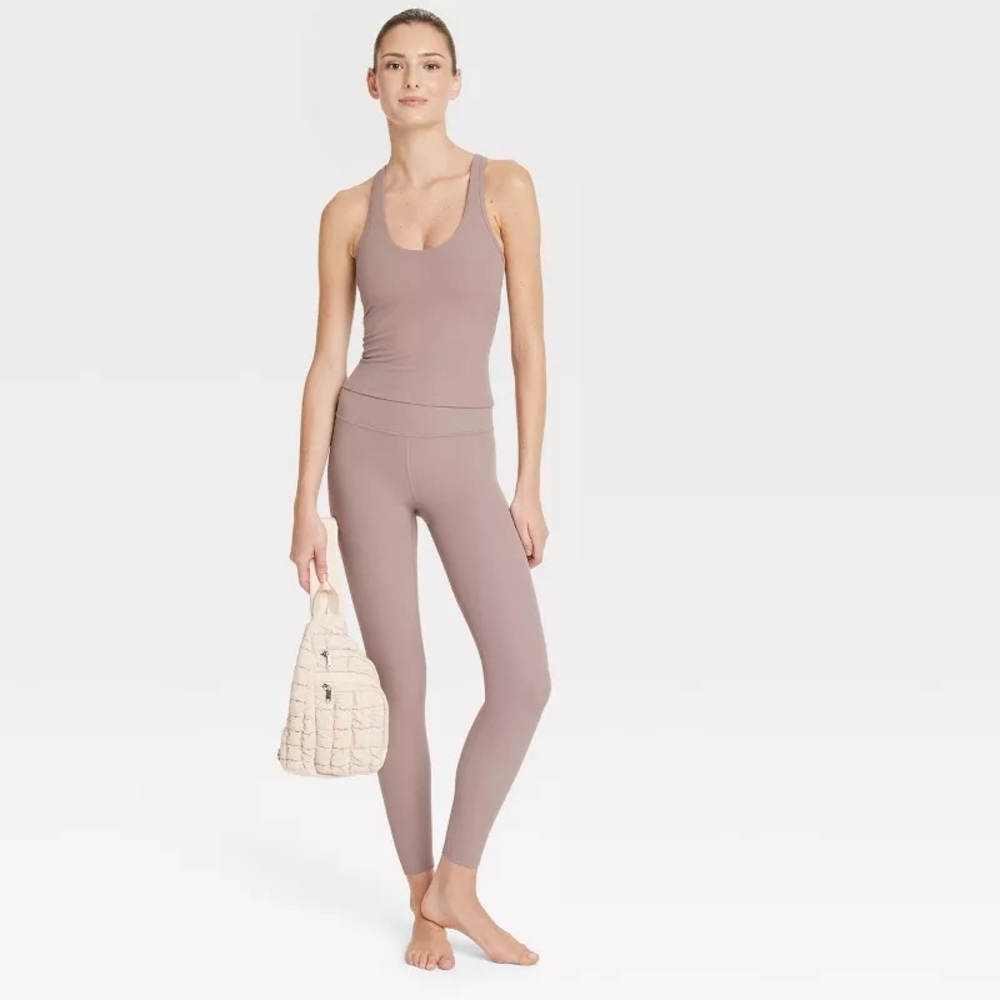 WOMEN’S EVERYDAY RIB RACERBACK CROPPED TANK TOP - LIGHT BROWN Mauve